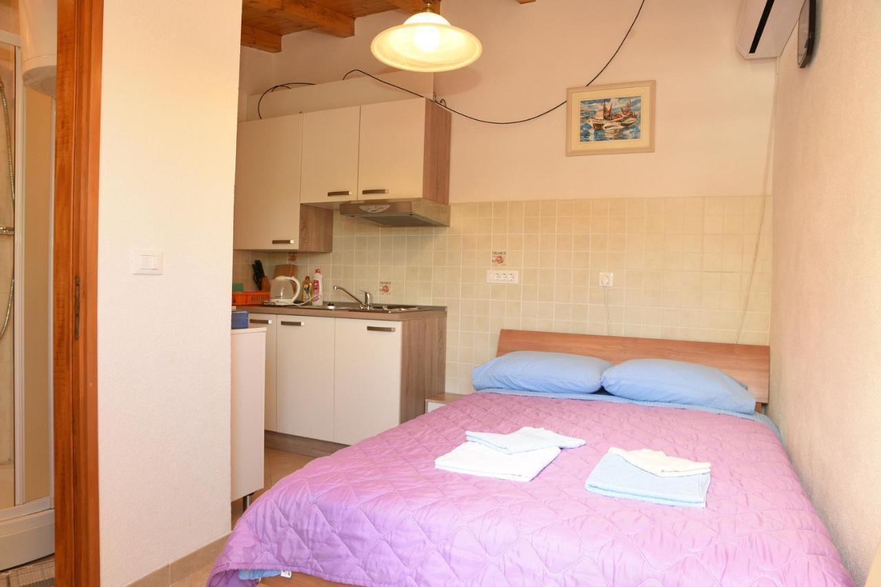 Apartment Anamarija Валун Экстерьер фото