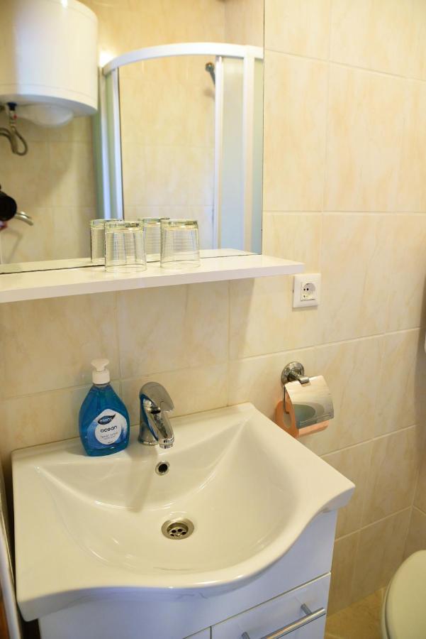 Apartment Anamarija Валун Экстерьер фото