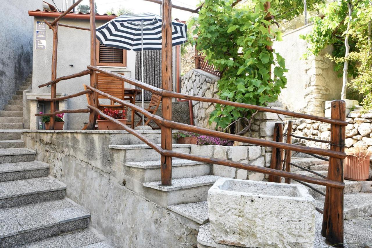 Apartment Anamarija Валун Экстерьер фото